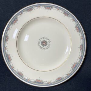 🌸 Royal Doulton Albany Fine Bone China – 1986 (Brand New, Never Used) 🌸